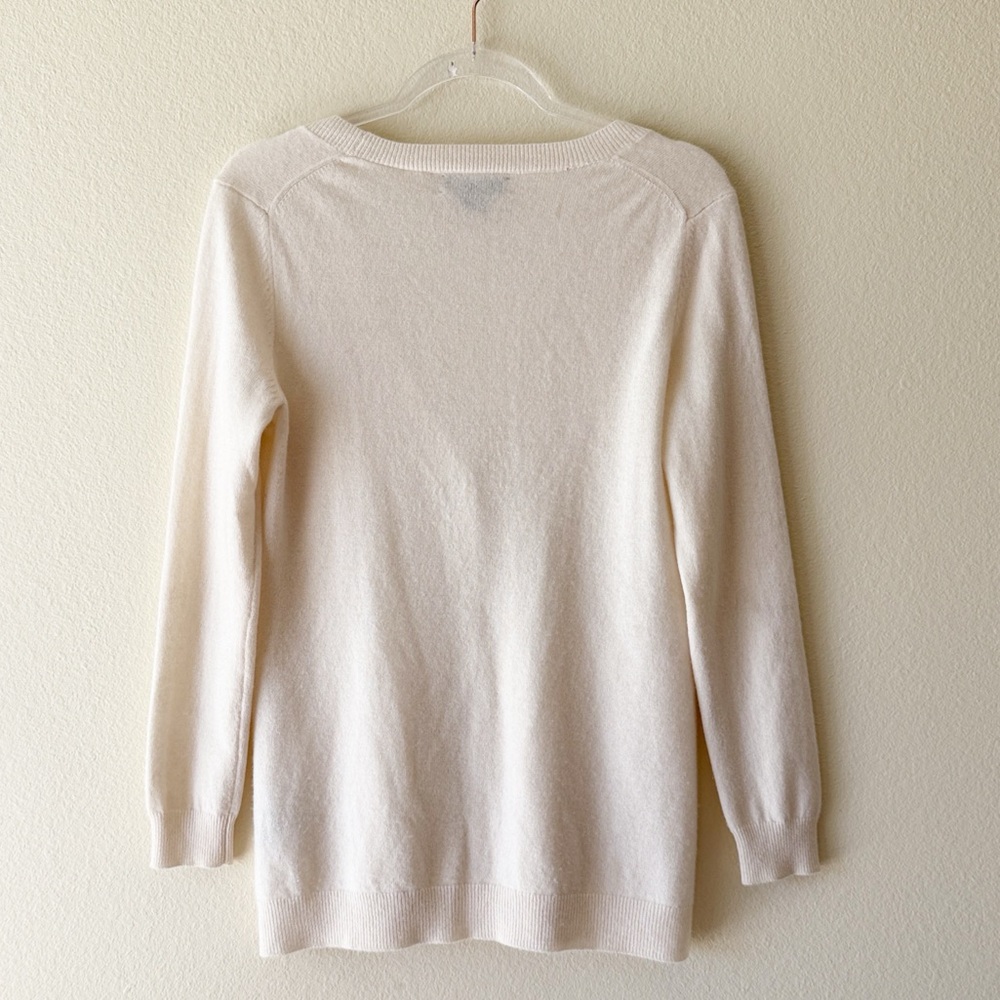 C By Bloomingdale’s 100% Cashmere V-Neck Button Cardigan Sweater Medium Cream - Picture 7 of 10